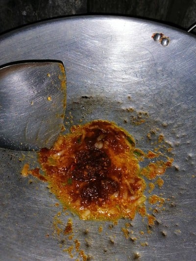 วิธีทำ ผัดไข่ซอสพริกเผา🌶️ วิธีทำ ผัดไข่ซอสพริกเผา🌶️