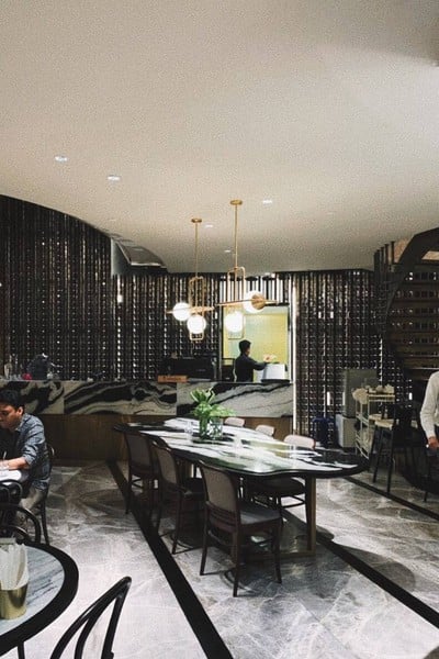 บรรยากาศ The Hub Cafe and Eatery ไอคอนสยาม