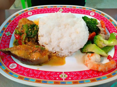 ปลาดุกผัดเผ็ด+กุ้งผัดบล้อคเคอรี่่