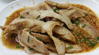 น้ำตกคอหมูย่าง