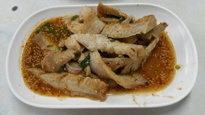 น้ำตกคอหมูย่าง