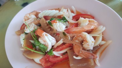 ยำรวมมิตรทะเล