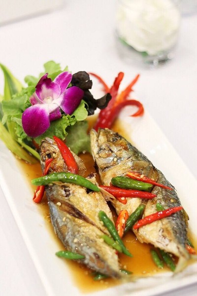 ปลาทูทอดราดพริก สูตรแม่