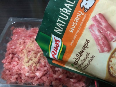วิธีทำ หมูห่อสาหร่ายรสเผ็ด วิธีทำ หมูห่อสาหร่ายรสเผ็ด