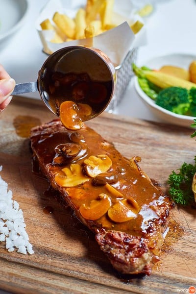 The Grill Room โรงแรมแคนทารี่ โคราช The Grill Room โรงแรมแคนทารี่ โคราช