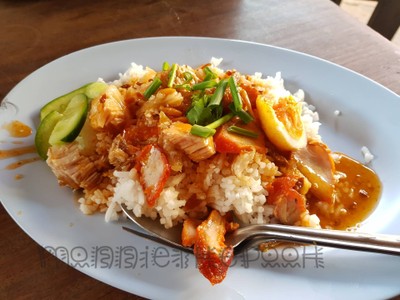 ข้าวหมูแดงหมูกรอบ (ธรรมดา)