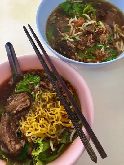 ก๋วยเตี๋ยวเป็ดตุ๋นโกรุทธิ์