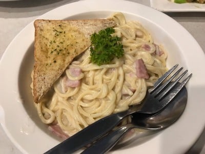 สปาเก็ตตี้ไวท์ซอส