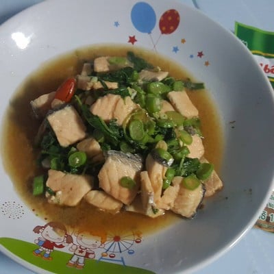 วิธีทำ กะเพราปลาแซลมอน วิธีทำ กะเพราปลาแซลมอน