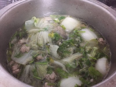 วิธีทำ ต้มจืดเต้าหู้หมูสับ วิธีทำ ต้มจืดเต้าหู้หมูสับ