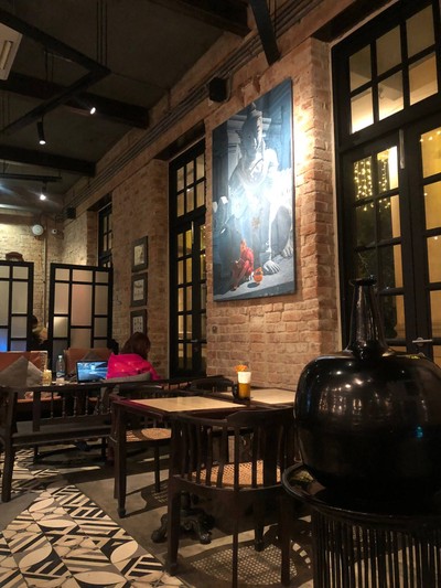 บรรยากาศ Burma Bistro