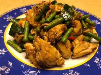 เนื้อปูผัดพริกเหลือง เนื้อปูผัดพริกเหลือง