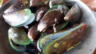 อาหาร หรือ เครื่องดื่ม