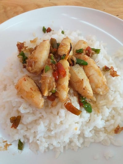 เมนูของร้าน กะเพราปู นายวิชัย