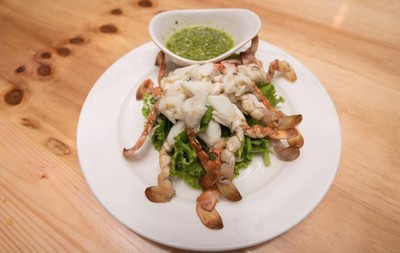 อาหาร หรือ เครื่องดื่ม