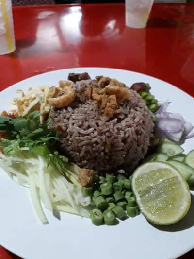 ข้าวคลุกกะปิ