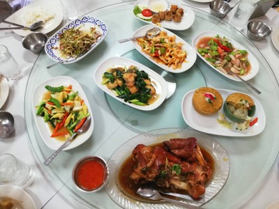 อาหาร หรือ เครื่องดื่ม
