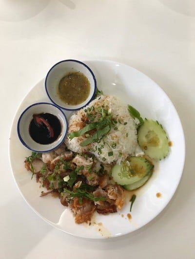 ข้าวหมูกรอบ