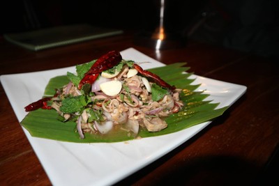 Level 9 Rooftop Bar (เลเวลไนท์) Level 9 Rooftop Bar (เลเวลไนท์)