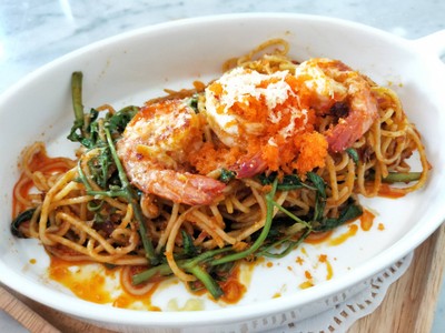 สปาเก็ตตี้มันกุ้งยอดผักกระเฉด