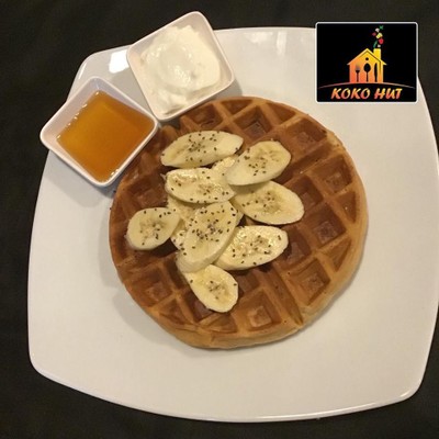 วาฟเฟิลแนวใหม่ เพื่อสุขภาพ ทำจากแป้งหวีท มีไฟเบอร์ เสริฟพร้อมโยเกิร์ต และน้ำผึ้ง