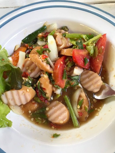 ยำไส้กรอก