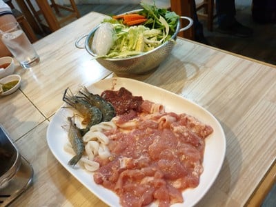 อาหาร หรือ เครื่องดื่ม