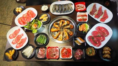 อาหาร หรือ เครื่องดื่ม