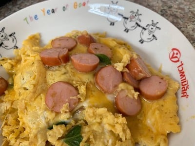 ข้าวไข่ข้นไส้กรอกเขียวหวาน