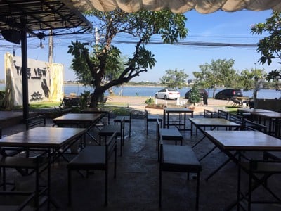 บรรยากาศ Take View Seafood  ริมบึงหนองโคตร