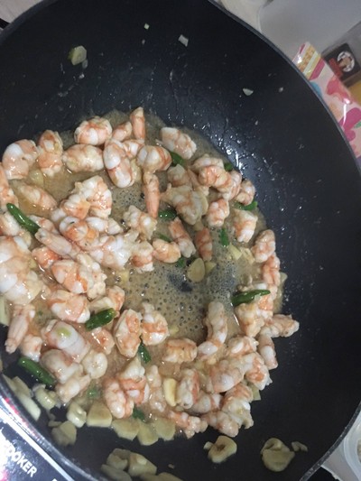วิธีทำ กุ้งผัดพริกขี้หนู