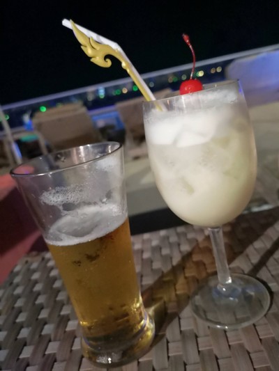 อาหาร หรือ เครื่องดื่ม