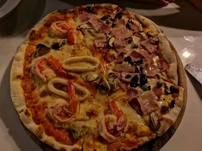 อาหาร หรือ เครื่องดื่ม