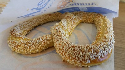 Sesame Pretzel