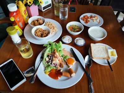 อาหาร หรือ เครื่องดื่ม