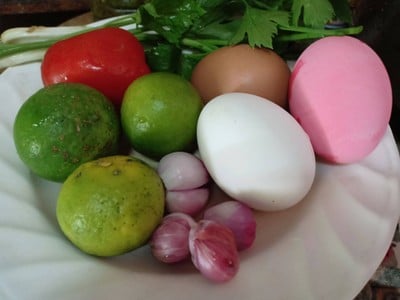 วิธีทำ ยำไข่รวมมิตร วิธีทำ ยำไข่รวมมิตร