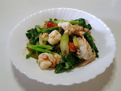 วิธีทำ คะน้าผัดกุ้งนาง