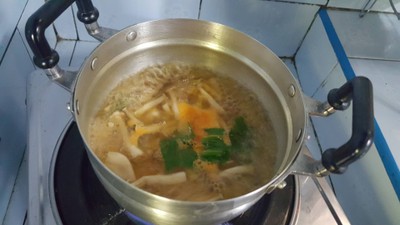 วิธีทำ ต้มยำกุ้งแบบบ้านๆ วิธีทำ ต้มยำกุ้งแบบบ้านๆ