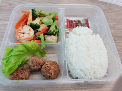 อาหาร หรือ เครื่องดื่ม