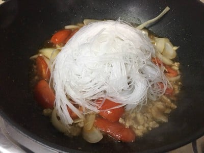 วิธีทำ ผัดวุ้นเส้นผักกาดแก้ว