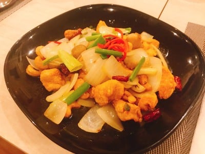 ไก่ผัดเม็ดมะม่วง