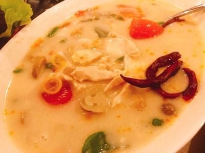 แกงข่าไก่