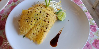 ผัดไทเส้นจันทร์