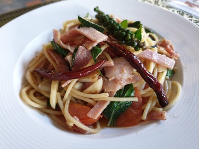 สปาเก็ตตี้ผัดพีกแฮม