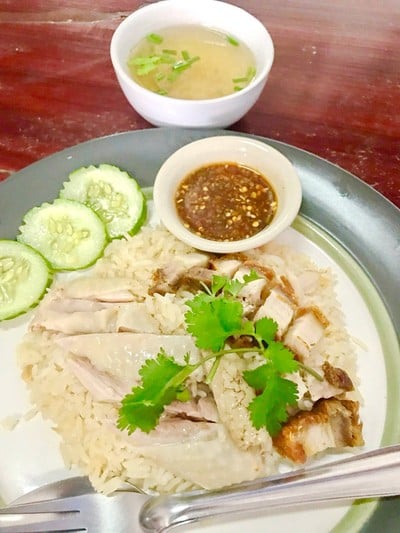 ข้าวมันไก่ หมูกรอบ