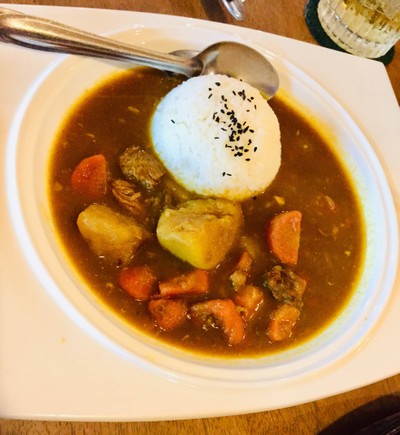 ข้าวแกงกะหรี่หมู