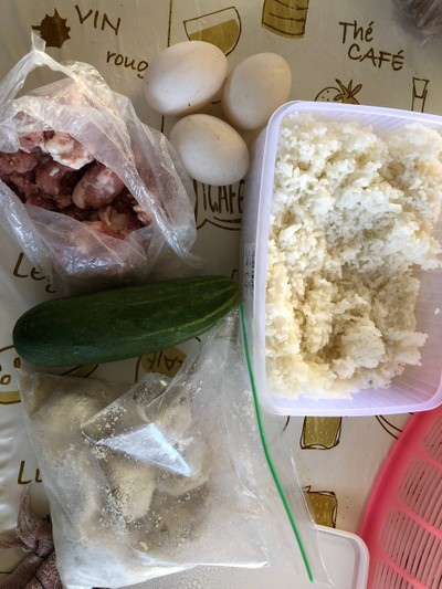 วิธีทำ ข้าวผัดน้ำพริกกะปิบ้านๆ วิธีทำ ข้าวผัดน้ำพริกกะปิบ้านๆ