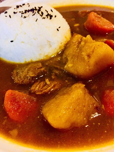 ข้าวแกงกะหรี่หมู