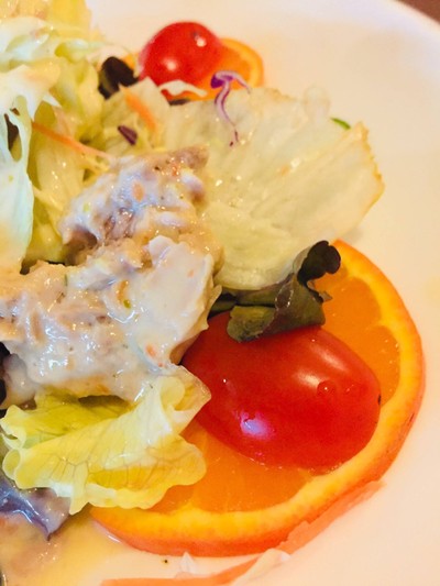 สลัดยําปลาทูน่า