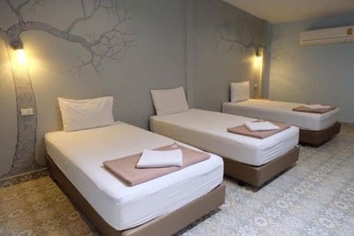 วอร์มเวล โฮสเทล